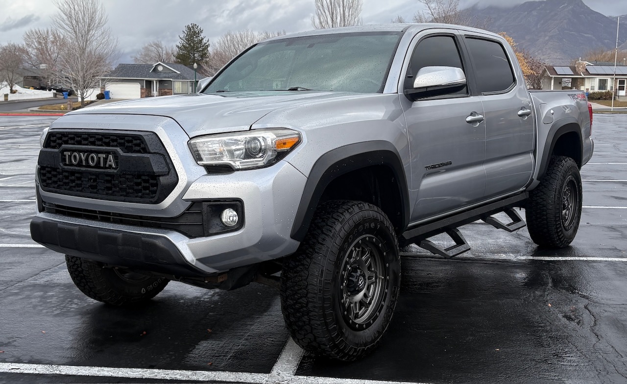 2017 Toyota Tacoma TRD Off Road's photo