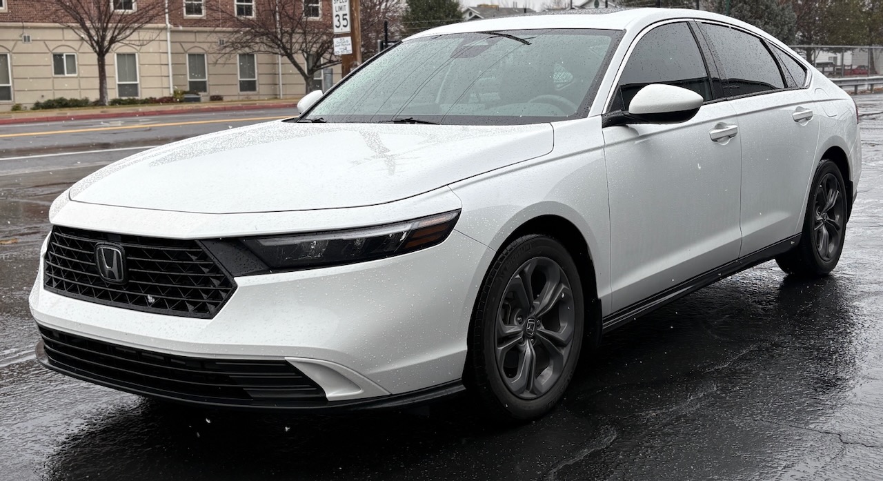 2023 Honda Accord EX's photo