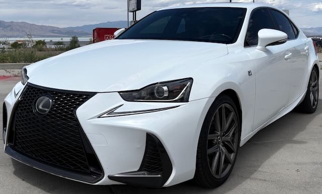 2017 Lexus IS 350 200t's photo